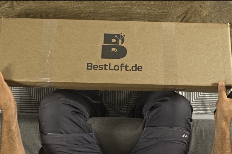 Verpackung mit BestLoft.de Logo – Lieferung für Regalbefestigung Wand und unsichtbare Regalhalterung zur Wandmontage.