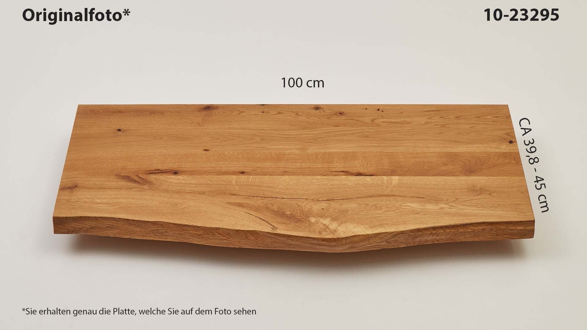 Eichenholz-Tischplatte Nummer 10-23295, Länge 100 cm cm, Breite ca. 39.8 cm–45 cm, mit gebürsteter Baumkante, geschliffen, 2 Schichten italienisches Öl, Äste und Risse mit Epoxidharz