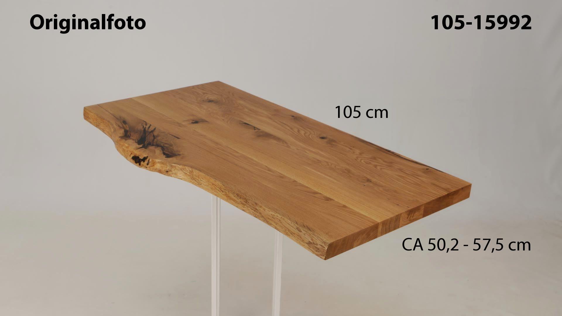 Eichenholz-Tischplatte Nummer 105-15992, Länge 105 cm cm, Breite ca. 50.2 cm–57.5 cm, mit gebürsteter Baumkante, geschliffen, 2 Schichten italienisches Öl, Äste und Risse mit Epoxidharz
