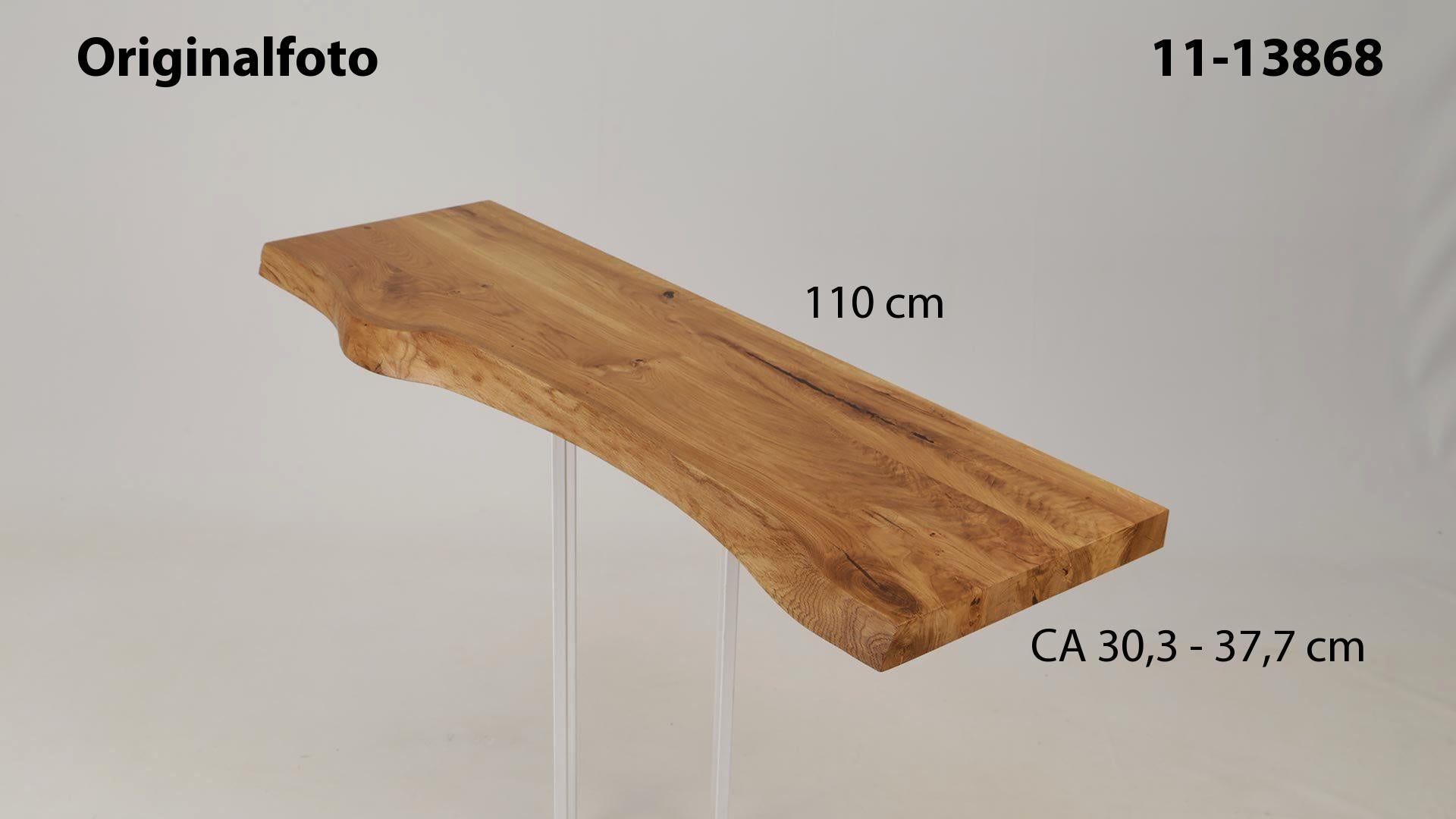 Eichenholz-Tischplatte Nummer 11-13868, Länge 110 cm cm, Breite ca. 30.3 cm–37.7 cm, mit gebürsteter Baumkante, geschliffen, 2 Schichten italienisches Öl, Äste und Risse mit Epoxidharz