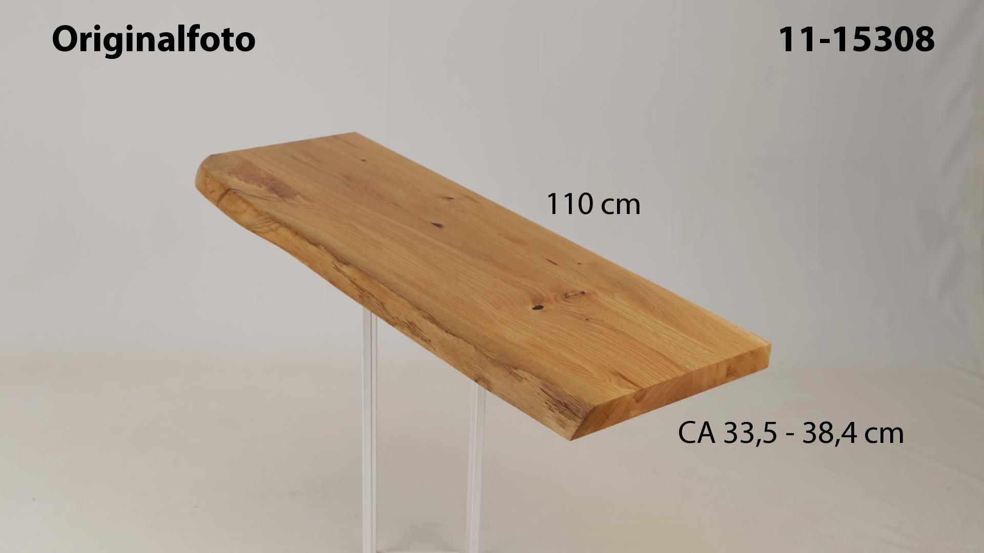 Eichenholz-Tischplatte Nummer 11-15308, Länge 110 cm cm, Breite ca. 33.5 cm–38.4 cm, mit gebürsteter Baumkante, geschliffen, 2 Schichten italienisches Öl, Äste und Risse mit Epoxidharz