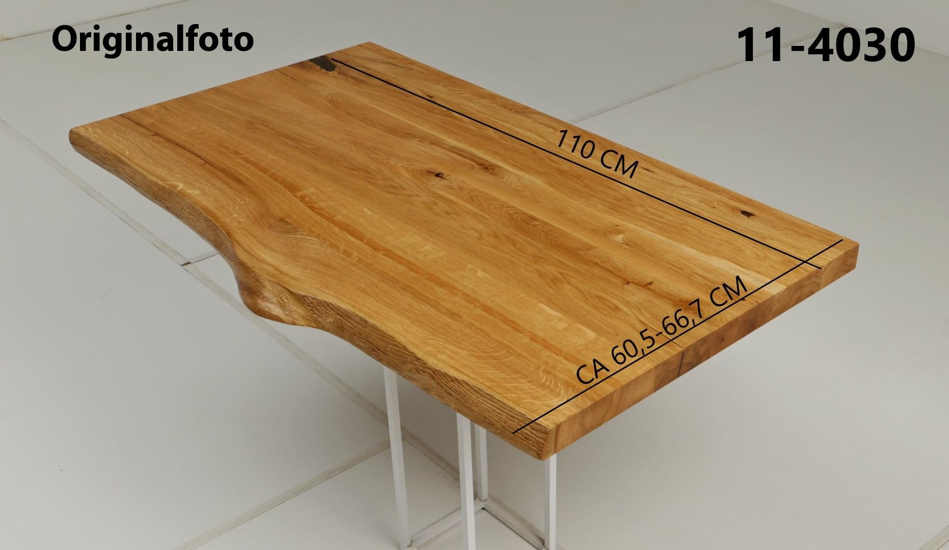Eichenholz-Tischplatte Nummer 11-4030, Länge 110 cm cm, Breite ca. 60.5 cm–66.7 cm, mit gebürsteter Baumkante, geschliffen, 2 Schichten italienisches Öl, Äste und Risse mit Epoxidharz
