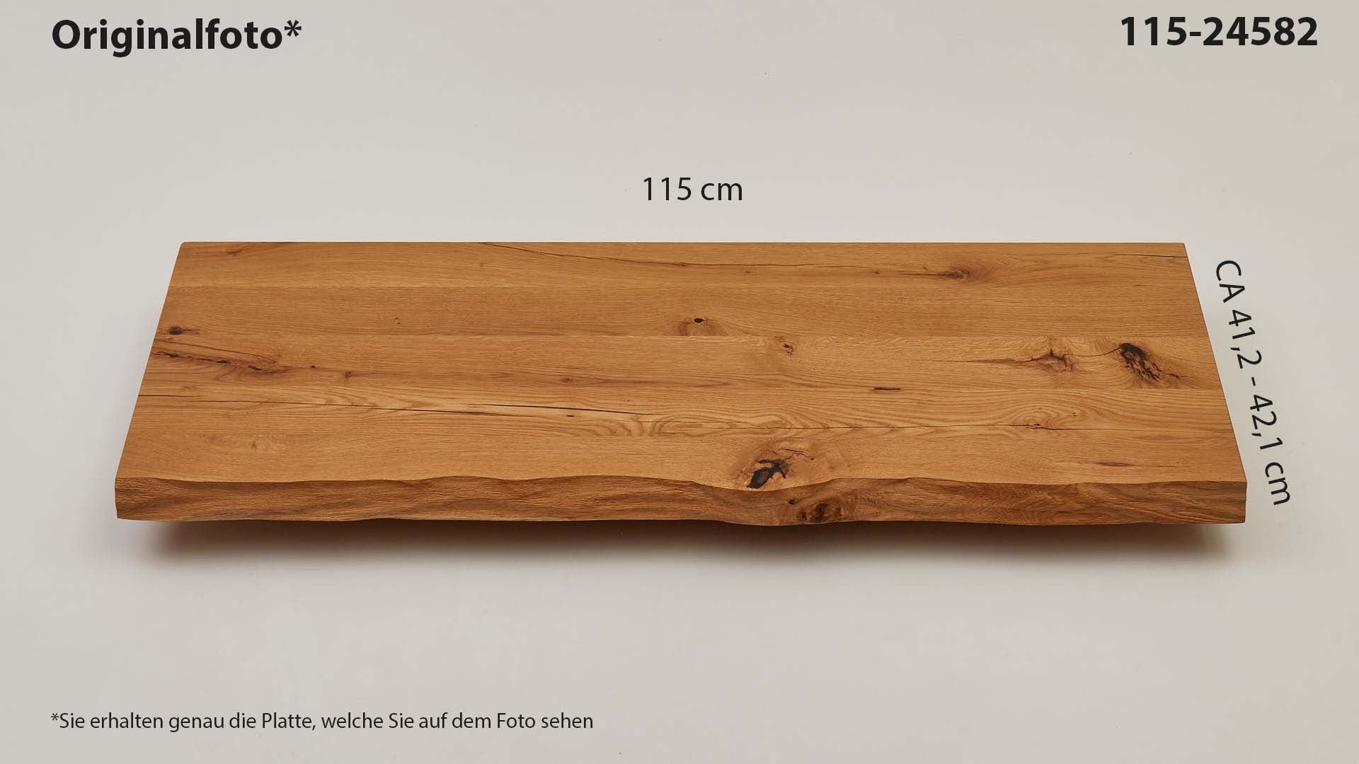 Eichenholz-Tischplatte Nummer 115-24582, Länge 115 cm cm, Breite ca. 41.2 cm–42.1 cm, mit gebürsteter Baumkante, geschliffen, 2 Schichten italienisches Öl, Äste und Risse mit Epoxidharz