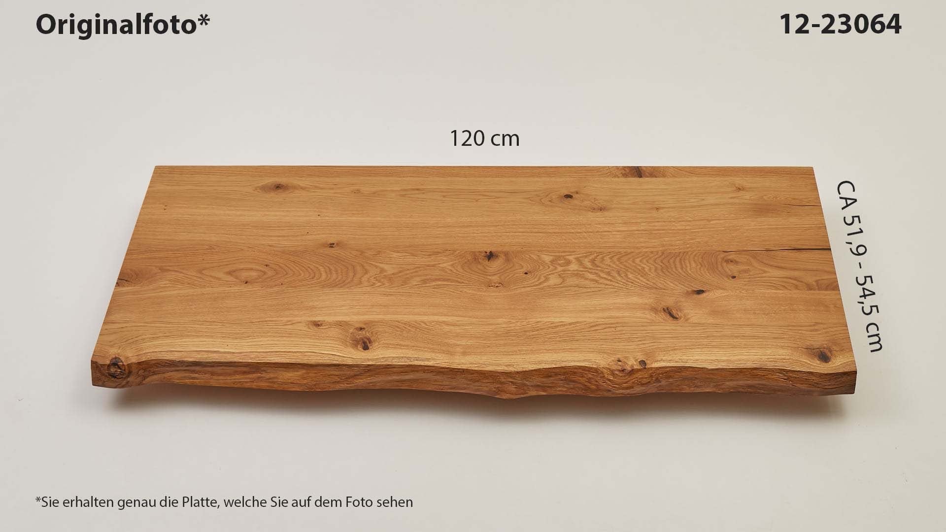 Eichenholz-Tischplatte Nummer 12-23064, Länge 120 cm cm, Breite ca. 51.9 cm–54.5 cm, mit gebürsteter Baumkante, geschliffen, 2 Schichten italienisches Öl, Äste und Risse mit Epoxidharz