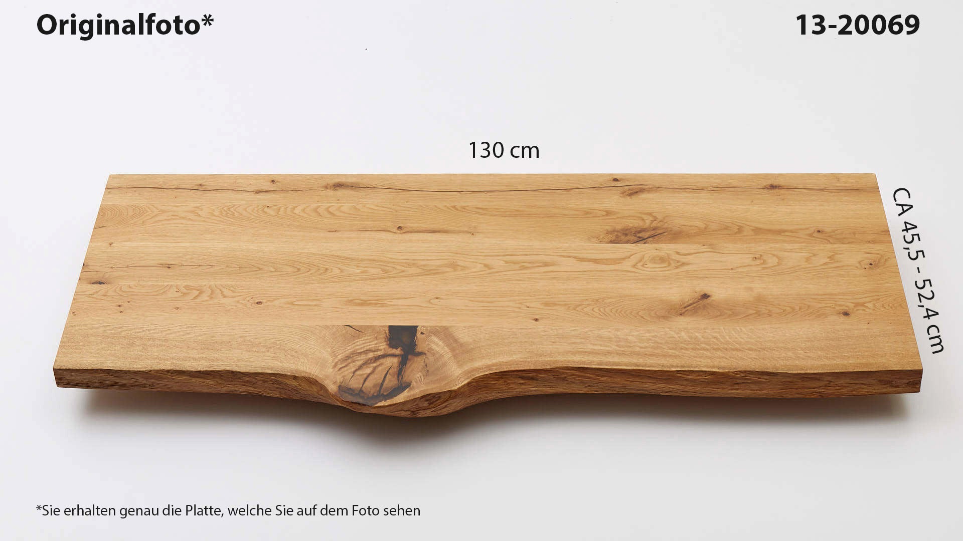 Eichenholz-Tischplatte Nummer 13-20069, Länge 130 cm cm, Breite ca. 45.5 cm–52.4 cm, mit gebürsteter Baumkante, geschliffen, 2 Schichten italienisches Öl, Äste und Risse mit Epoxidharz