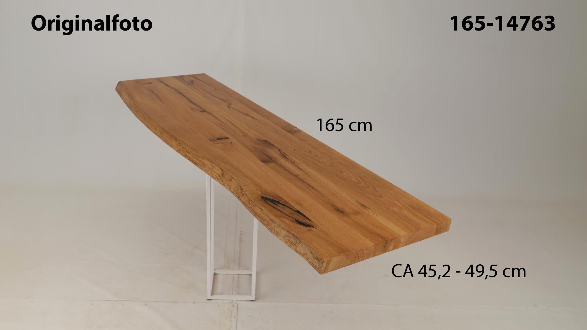 Eichenholz-Tischplatte Nummer 165-14763, Länge 165 cm cm, Breite ca. 45.2 cm–49.5 cm, mit gebürsteter Baumkante, geschliffen, 2 Schichten italienisches Öl, Äste und Risse mit Epoxidharz