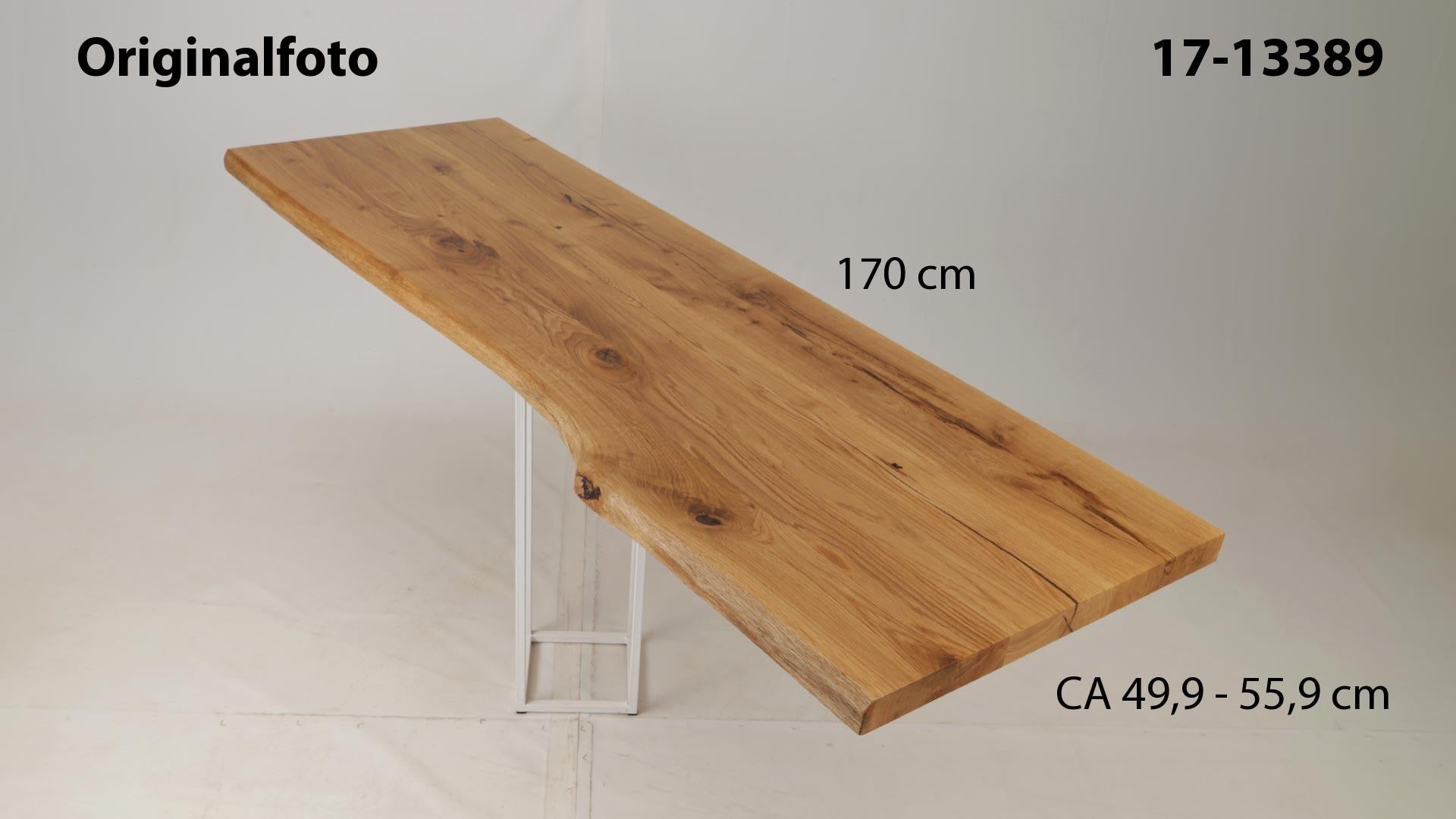 Eichenholz-Tischplatte Nummer 17-13389, Länge 170 cm, Breite ca. 49.9 cm–55.9 cm, mit gebürsteter Baumkante, geschliffen, 2 Schichten italienisches Öl, Äste und Risse mit Epoxidharz