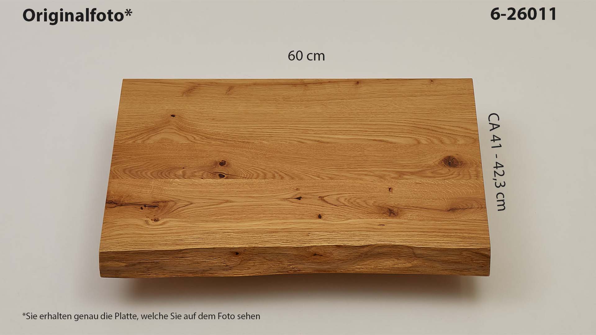 Eichenholz-Tischplatte Nummer 6-26011, Länge 60 cm cm, Breite ca. 41 cm–42.3 cm, mit gebürsteter Baumkante, geschliffen, 2 Schichten italienisches Öl, Äste und Risse mit Epoxidharz