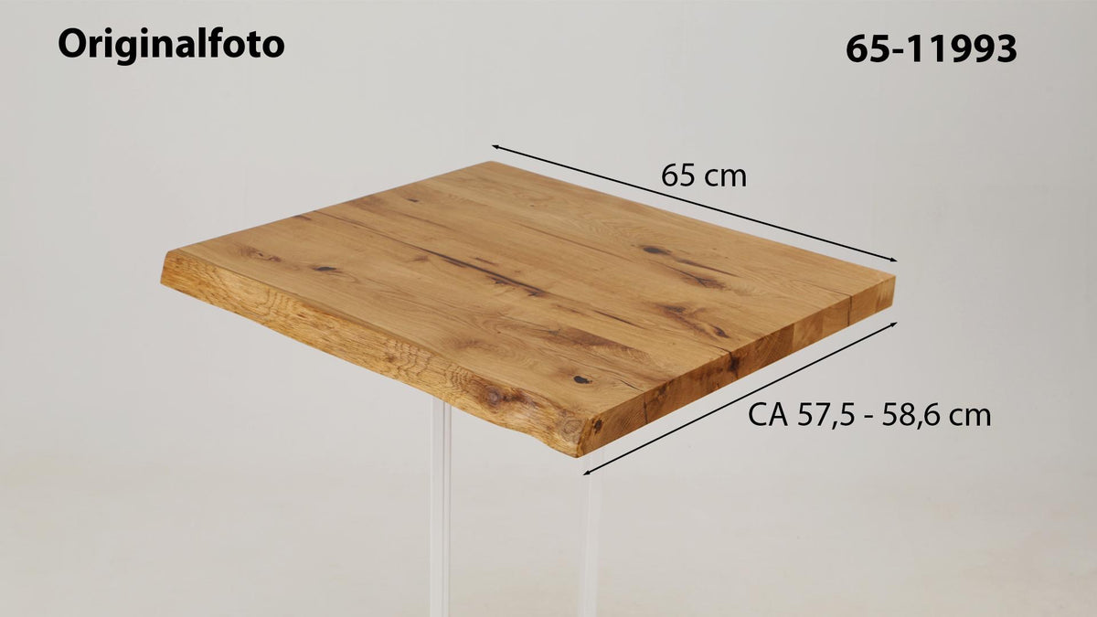 Eichenholz-Tischplatte Nummer 65-11993, Länge 65 cm cm, Breite ca. 57.5 cm–58.6 cm, mit gebürsteter Baumkante, geschliffen, 2 Schichten italienisches Öl, Äste und Risse mit Epoxidharz