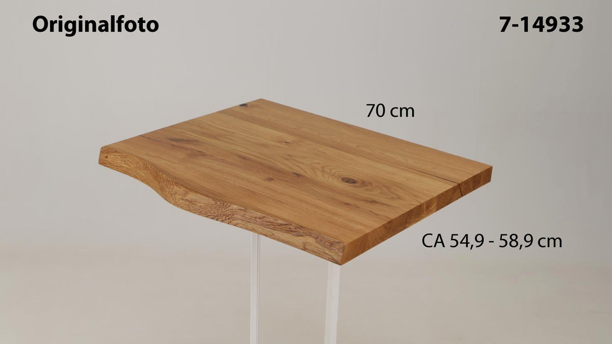 Eichenholz-Tischplatte Nummer 7-14933, Länge 70 cm cm, Breite ca. 54.9 cm–58.9 cm, mit gebürsteter Baumkante, geschliffen, 2 Schichten italienisches Öl, Äste und Risse mit Epoxidharz