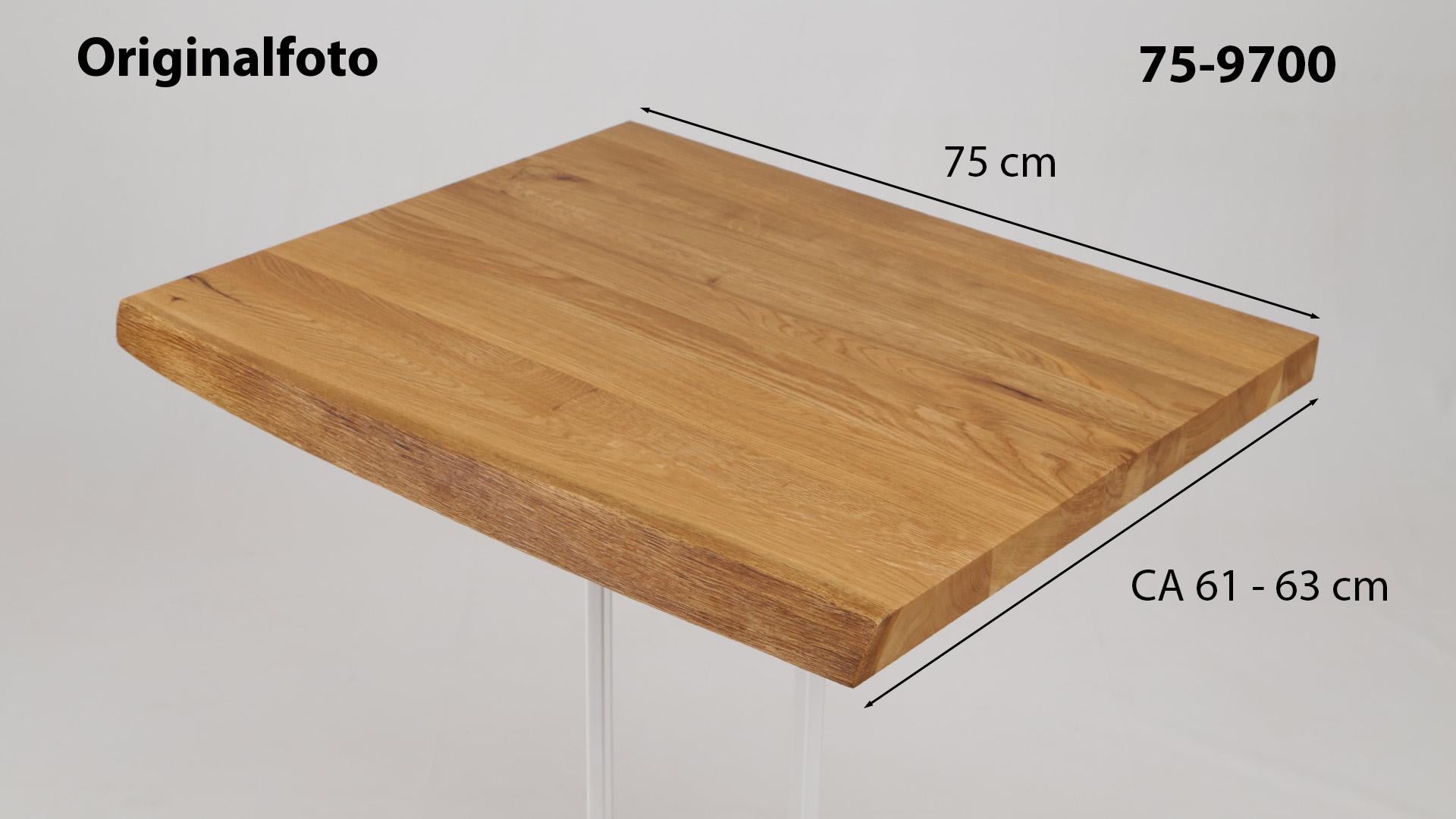 Eichenholz-Tischplatte Nummer 75-9700, Länge 75 cm cm, Breite ca. 61 cm–63 cm, mit gebürsteter Baumkante, geschliffen, 2 Schichten italienisches Öl, Äste und Risse mit Epoxidharz
