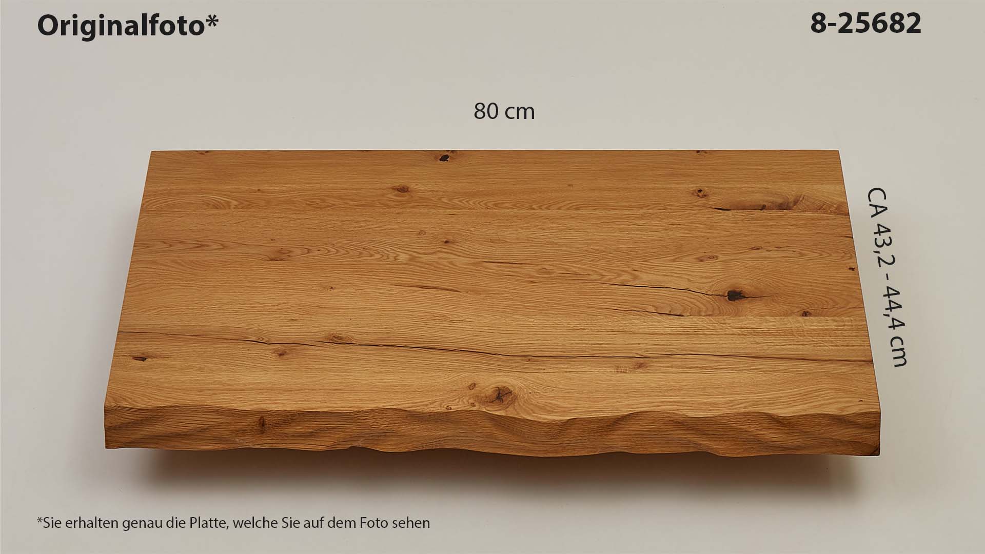 Eichenholz-Tischplatte Nummer 8-25682, Länge 80 cm cm, Breite ca. 43.2 cm–44.4 cm, mit gebürsteter Baumkante, geschliffen, 2 Schichten italienisches Öl, Äste und Risse mit Epoxidharz