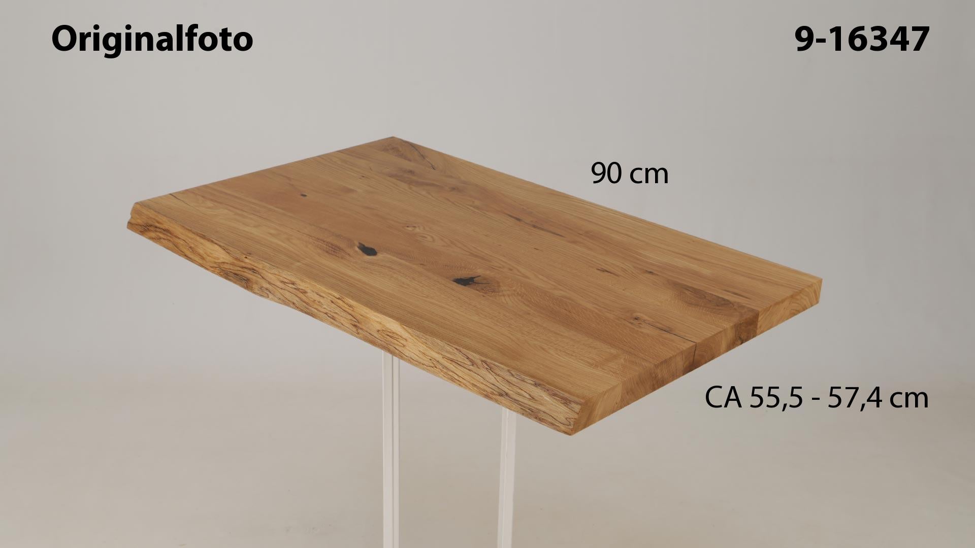 Eichenholz-Tischplatte Nummer 9-16347, Länge 90 cm cm, Breite ca. 55.5 cm–57.4 cm, mit gebürsteter Baumkante, geschliffen, 2 Schichten italienisches Öl, Äste und Risse mit Epoxidharz