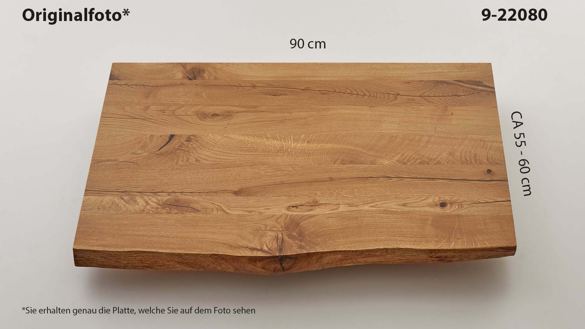 Eichenholz-Tischplatte Nummer 9-22080, Länge 90 cm cm, Breite ca. 55 cm–60 cm, mit gebürsteter Baumkante, geschliffen, 2 Schichten italienisches Öl, Äste und Risse mit Epoxidharz