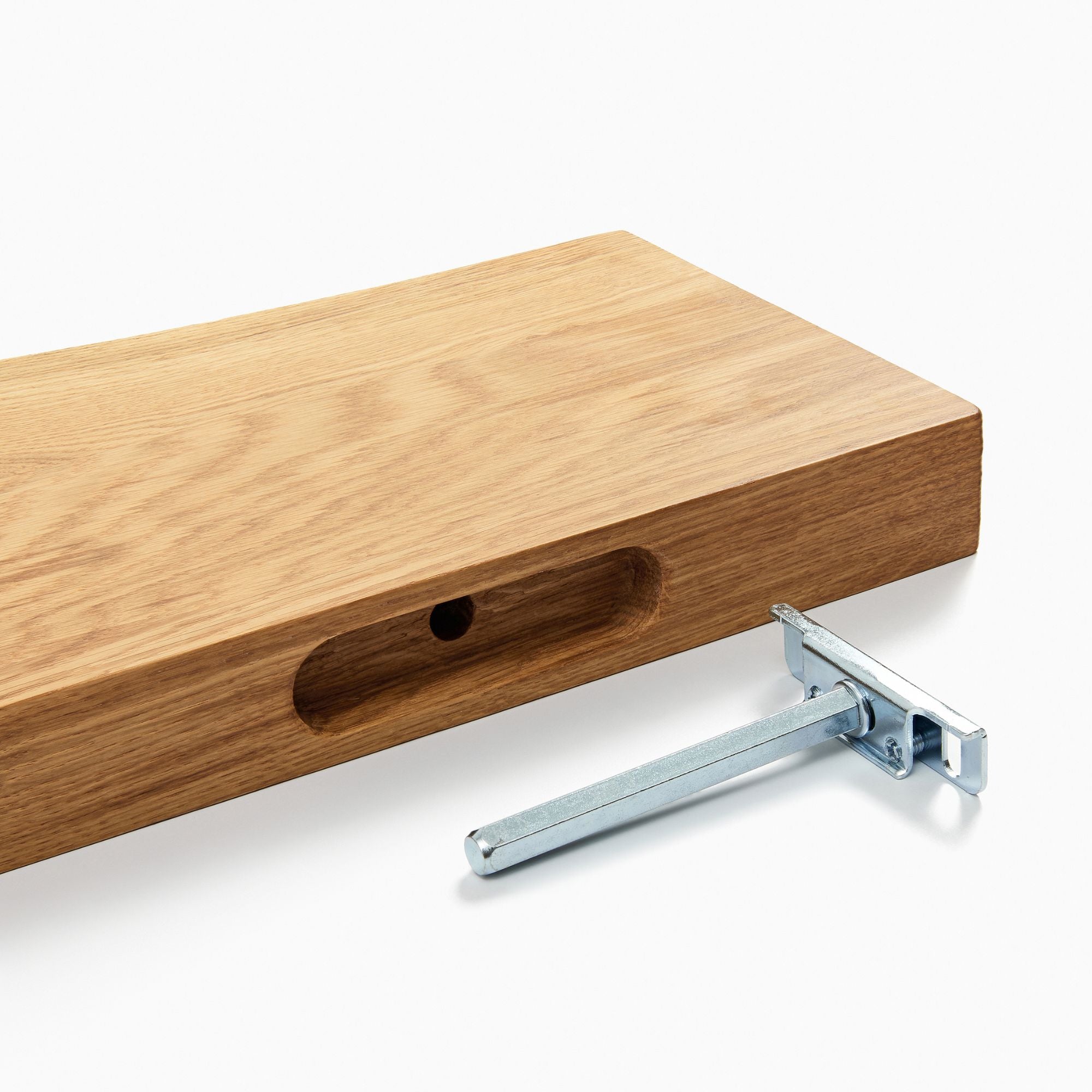 Massives Regalbrett Eiche mit verdeckter Halterung für Wandmontage