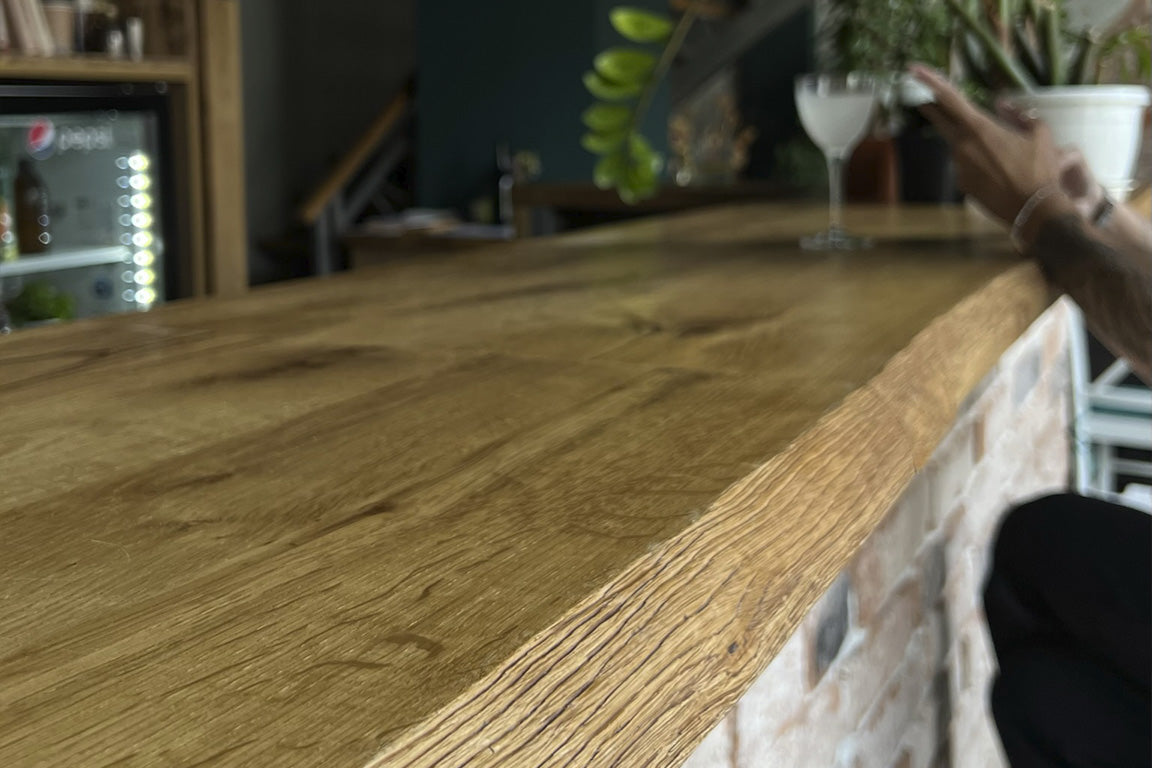 Tresenplatten aus Eiche für die Gastronomie – Warum BestLoft die beste Wahl ist