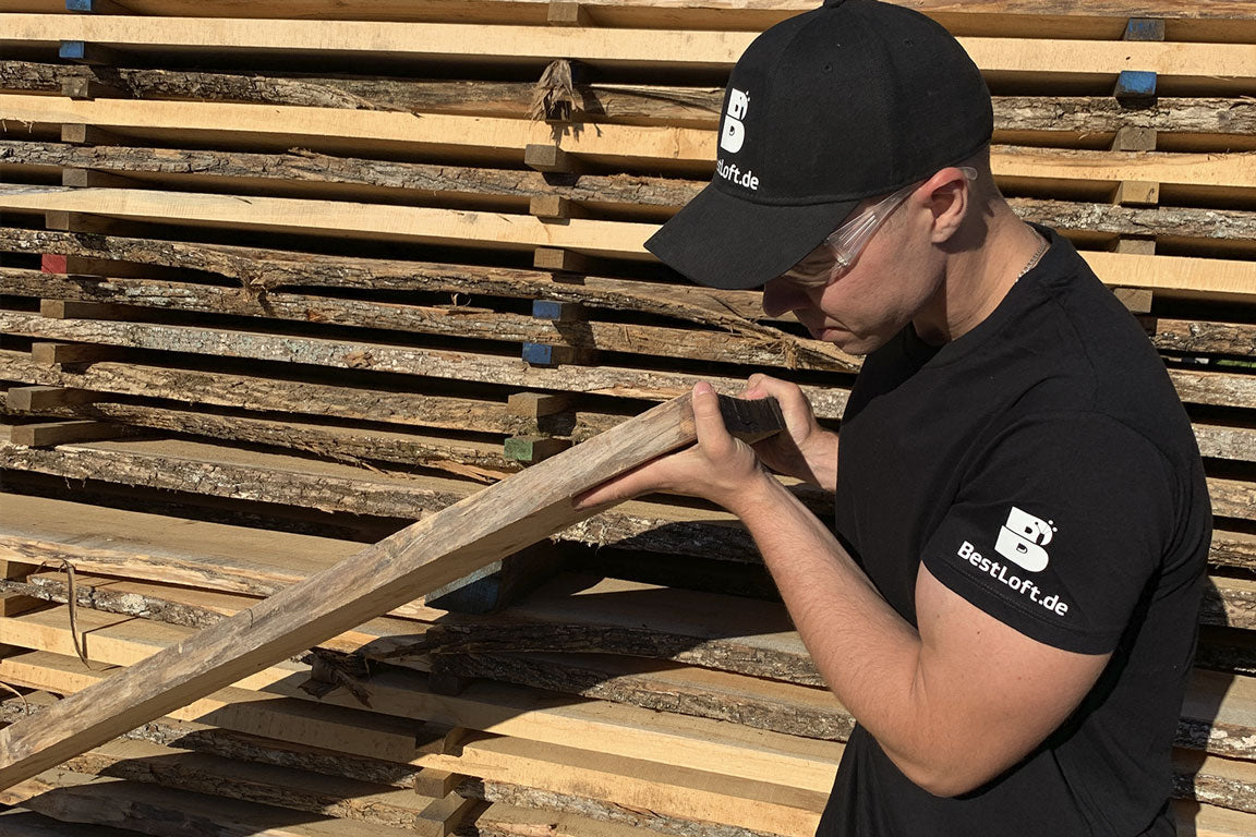 Warum verändert Holz seine Form – und was tun bei Rissen?