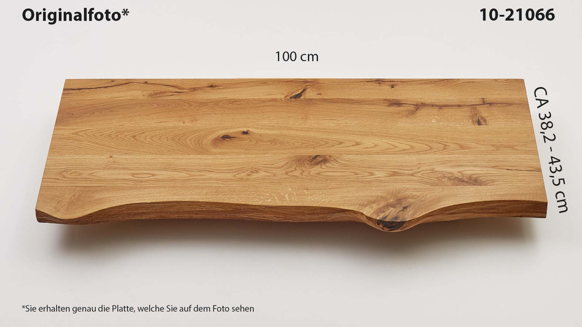 Eichenholz-Tischplatte Nummer 10-21066, Länge 100 cm cm, Breite ca. 38.2 cm–43.5 cm, mit gebürsteter Baumkante, geschliffen, 2 Schichten italienisches Öl, Äste und Risse mit Epoxidharz