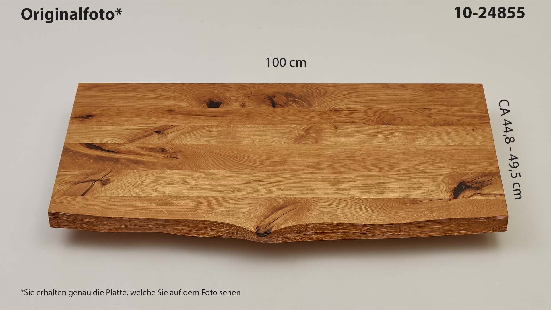 Eichenholz-Tischplatte Nummer 10-24855, Länge 100 cm cm, Breite ca. 44.8 cm–49.5 cm, mit gebürsteter Baumkante, geschliffen, 2 Schichten italienisches Öl, Äste und Risse mit Epoxidharz