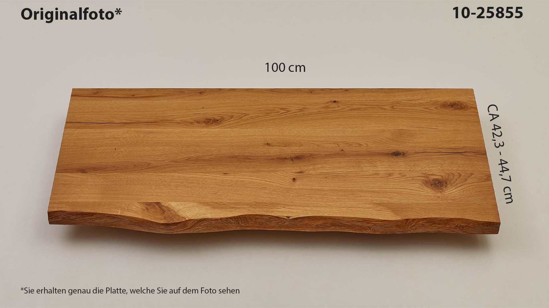 Eichenholz-Tischplatte Nummer 10-25855, Länge 100 cm cm, Breite ca. 42.3 cm–44.7 cm, mit gebürsteter Baumkante, geschliffen, 2 Schichten italienisches Öl, Äste und Risse mit Epoxidharz