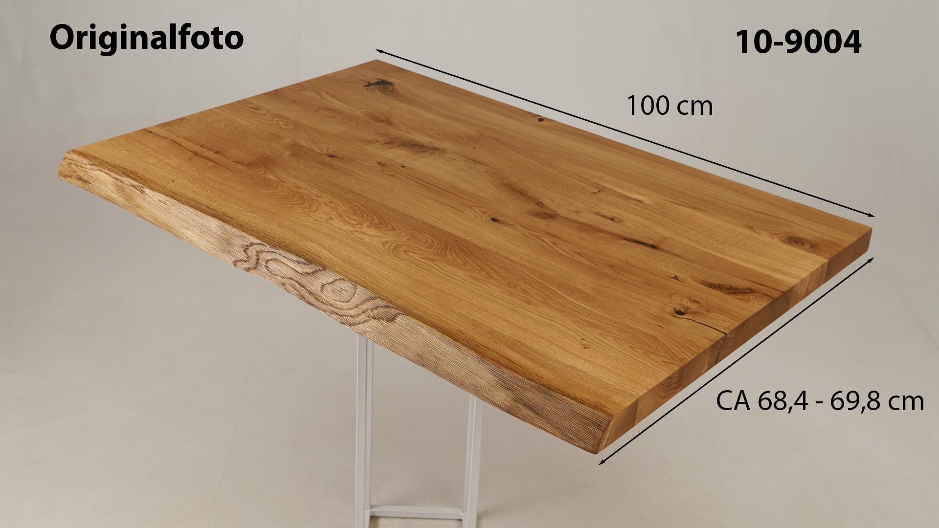 Eichenholz-Tischplatte Nummer 10-9004, Länge 100 cm cm, Breite ca. 68.4 cm–69.8 cm, mit gebürsteter Baumkante, geschliffen, 2 Schichten italienisches Öl, Äste und Risse mit Epoxidharz