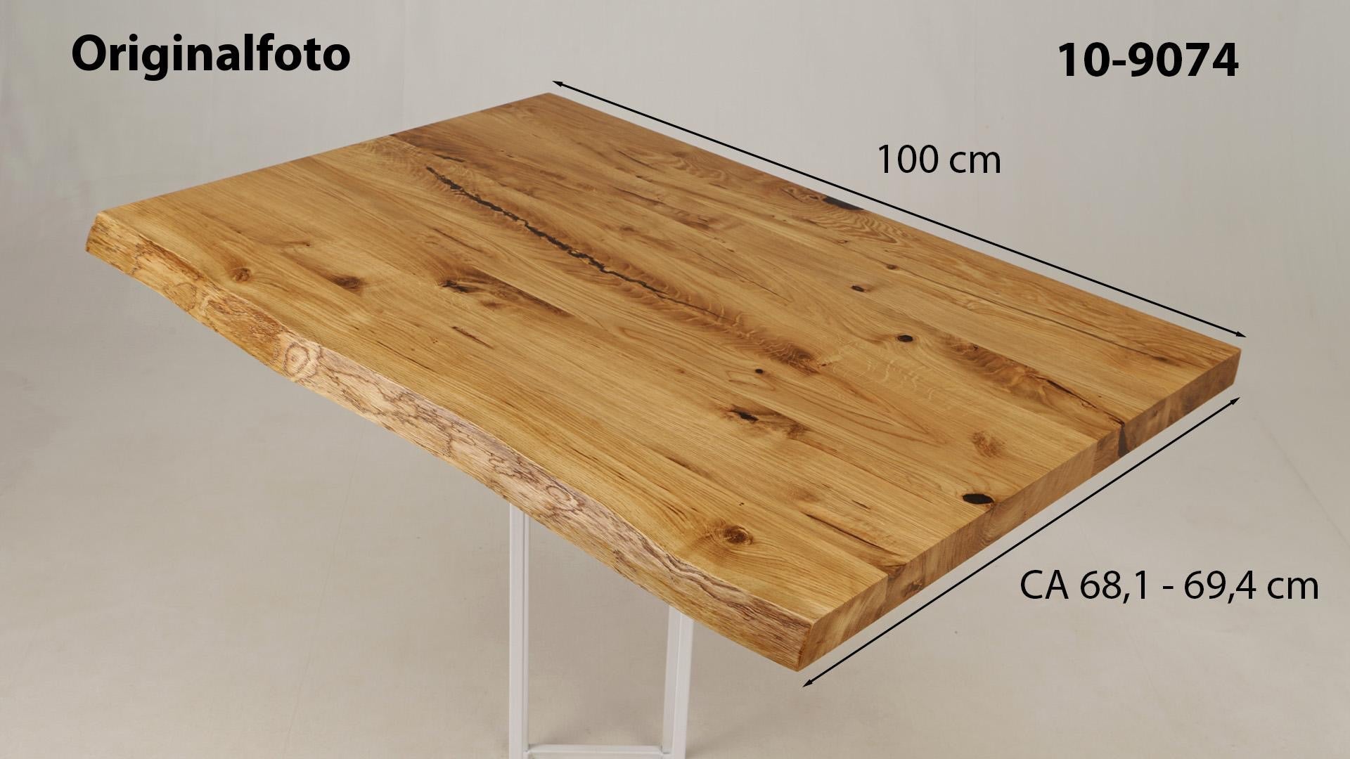 Eichenholz-Tischplatte Nummer 10-9074, Länge 100 cm cm, Breite ca. 68.1 cm–69.4 cm, mit gebürsteter Baumkante, geschliffen, 2 Schichten italienisches Öl, Äste und Risse mit Epoxidharz