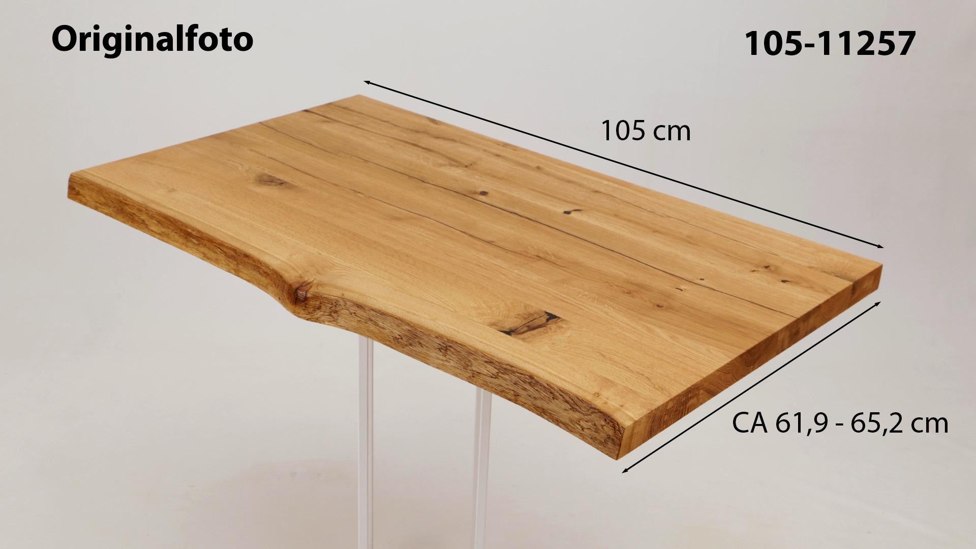 Eichenholz-Tischplatte Nummer 105-11257, Länge 105 cm cm, Breite ca. 61.9 cm–65.2 cm, mit gebürsteter Baumkante, geschliffen, 2 Schichten italienisches Öl, Äste und Risse mit Epoxidharz