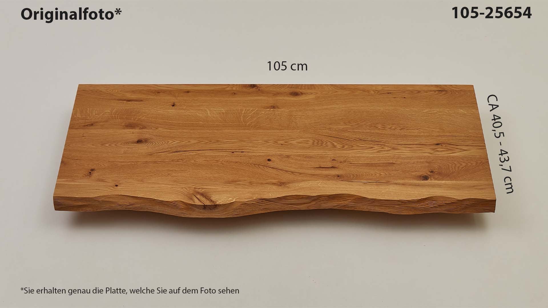 Eichenholz-Tischplatte Nummer 105-25654, Länge 105 cm cm, Breite ca. 40.5 cm–43.7 cm, mit gebürsteter Baumkante, geschliffen, 2 Schichten italienisches Öl, Äste und Risse mit Epoxidharz