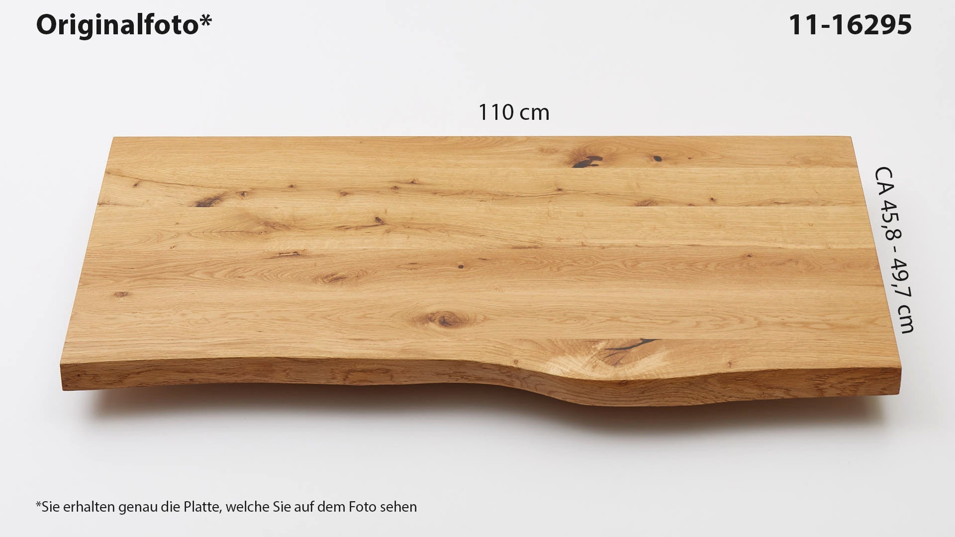 Eichenholz-Tischplatte Nummer 11-16295, Länge 110 cm cm, Breite ca. 45.8 cm–49.7 cm, mit gebürsteter Baumkante, geschliffen, 2 Schichten italienisches Öl, Äste und Risse mit Epoxidharz