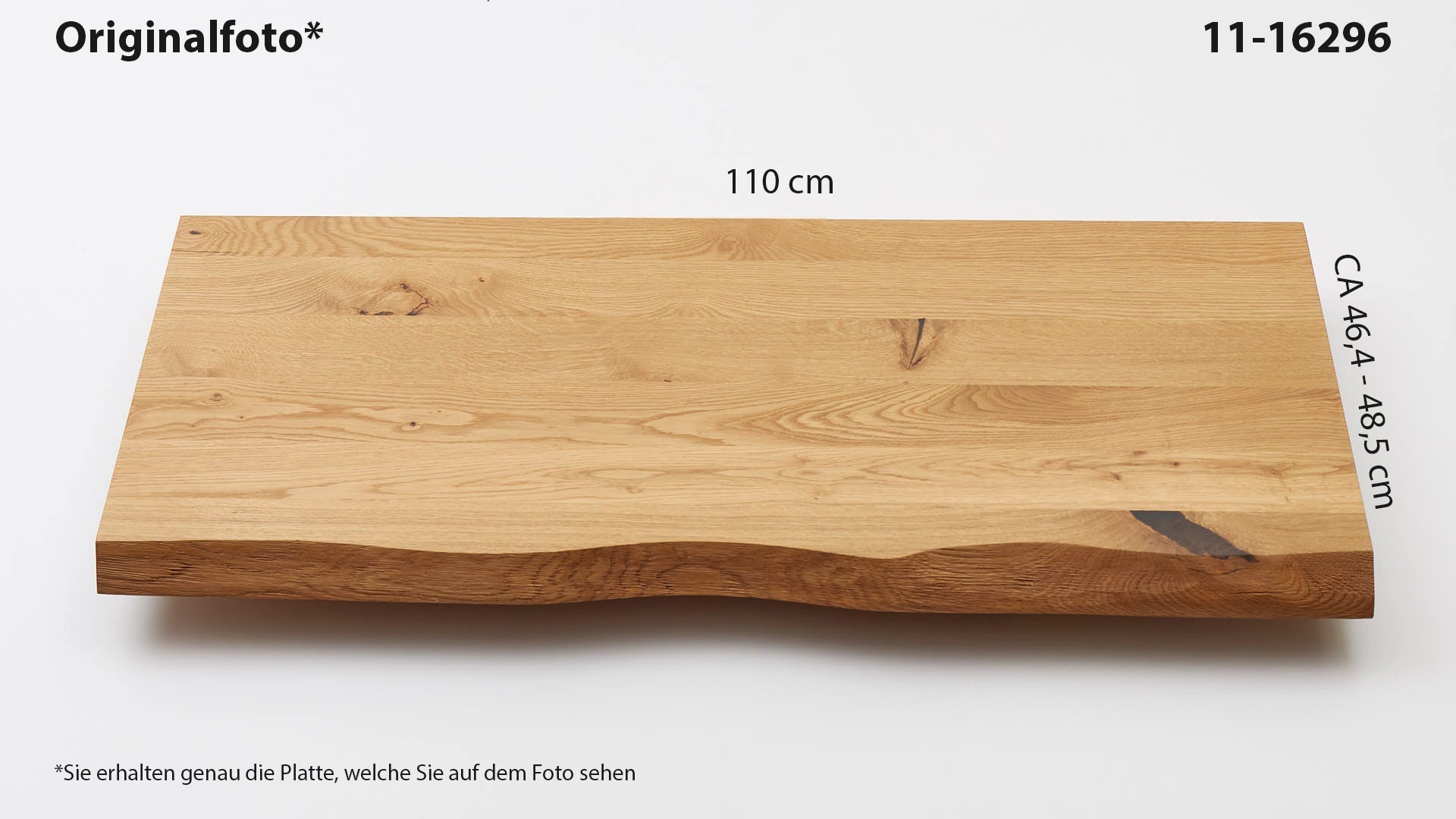 Eichenholz-Tischplatte Nummer 11-16296, Länge 110 cm cm, Breite ca. 46.4 cm–48.5 cm, mit gebürsteter Baumkante, geschliffen, 2 Schichten italienisches Öl, Äste und Risse mit Epoxidharz