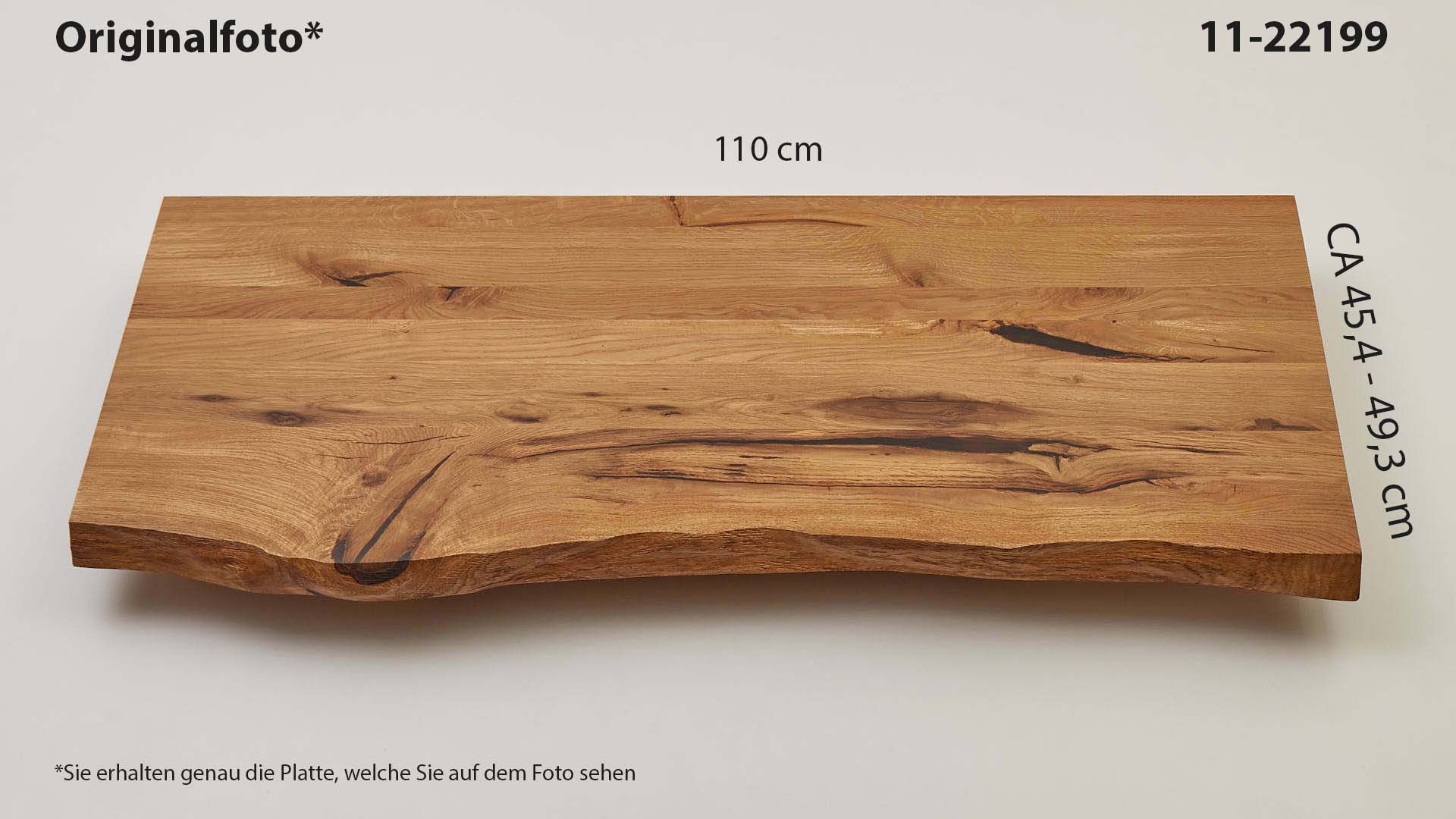 Eichenholz-Tischplatte Nummer 11-22199, Länge 110 cm cm, Breite ca. 45.4 cm–49.3 cm, mit gebürsteter Baumkante, geschliffen, 2 Schichten italienisches Öl, Äste und Risse mit Epoxidharz