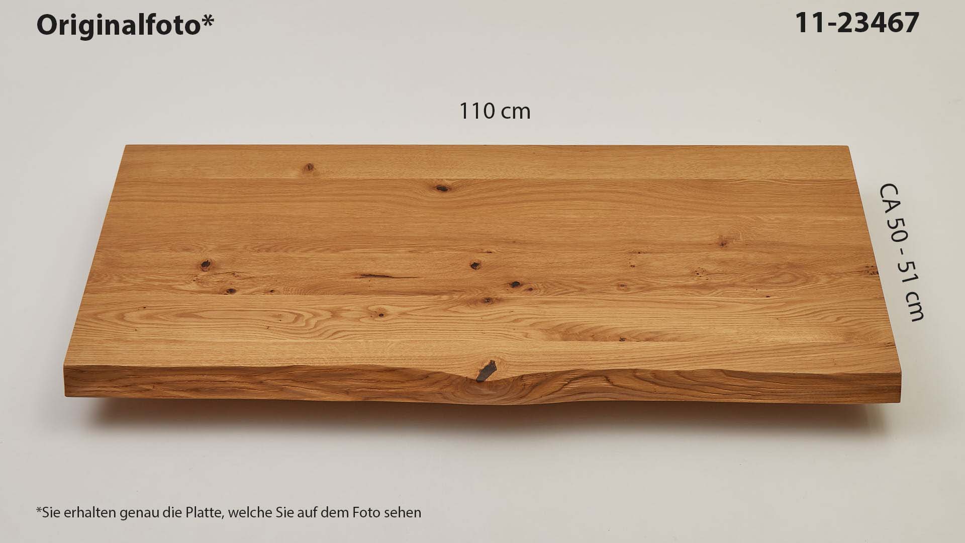 Eichenholz-Tischplatte Nummer 11-23467, Länge 110 cm cm, Breite ca. 50 cm–51 cm, mit gebürsteter Baumkante, geschliffen, 2 Schichten italienisches Öl, Äste und Risse mit Epoxidharz