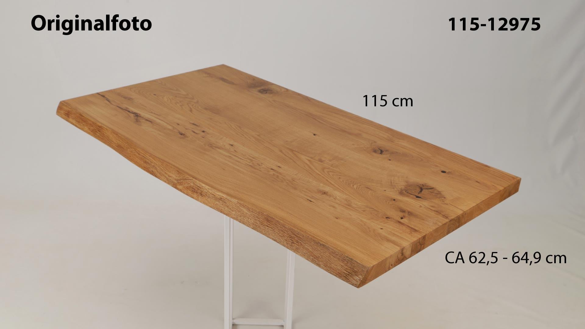 Eichenholz-Tischplatte Nummer 115-12975, Länge 115 cm cm, Breite ca. 62.5 cm–64.9 cm, mit gebürsteter Baumkante, geschliffen, 2 Schichten italienisches Öl, Äste und Risse mit Epoxidharz