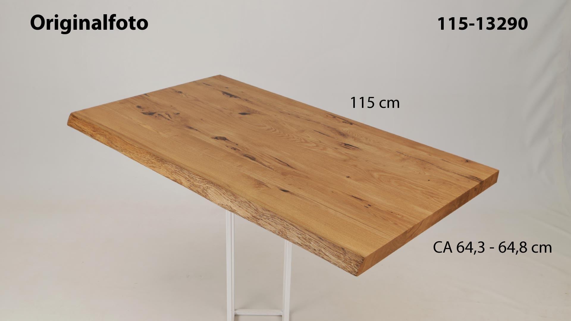 Eichenholz-Tischplatte Nummer 115-13290, Länge 115 cm cm, Breite ca. 64.3 cm–64.8 cm, mit gebürsteter Baumkante, geschliffen, 2 Schichten italienisches Öl, Äste und Risse mit Epoxidharz