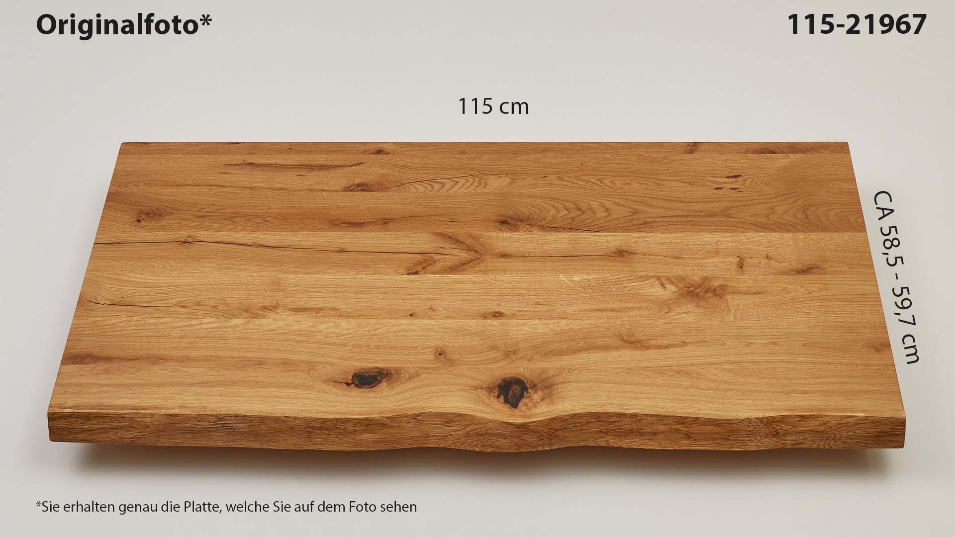 Eichenholz-Tischplatte Nummer 115-21967, Länge 115 cm cm, Breite ca. 58.5 cm–59.7 cm, mit gebürsteter Baumkante, geschliffen, 2 Schichten italienisches Öl, Äste und Risse mit Epoxidharz