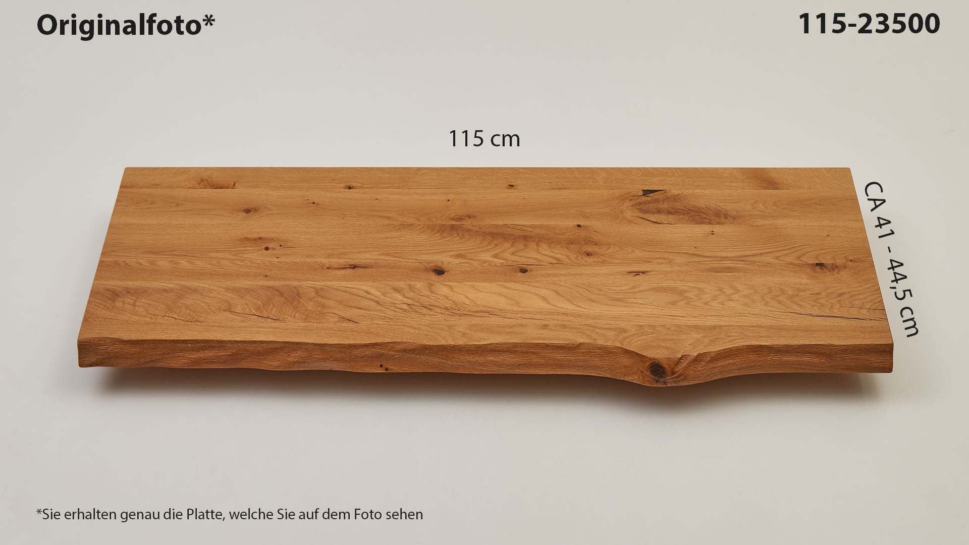 Eichenholz-Tischplatte Nummer 115-23500, Länge 115 cm cm, Breite ca. 41 cm–44.5 cm, mit gebürsteter Baumkante, geschliffen, 2 Schichten italienisches Öl, Äste und Risse mit Epoxidharz
