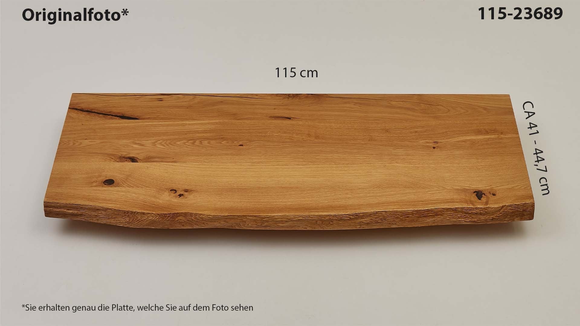 Eichenholz-Tischplatte Nummer 115-23689, Länge 115 cm cm, Breite ca. 41 cm–44.7 cm, mit gebürsteter Baumkante, geschliffen, 2 Schichten italienisches Öl, Äste und Risse mit Epoxidharz