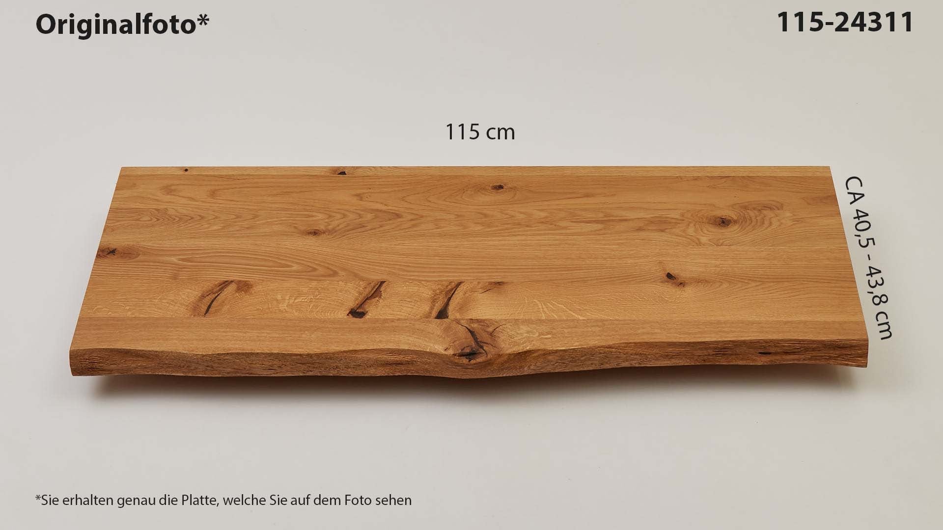 Eichenholz-Tischplatte Nummer 115-24311, Länge 115 cm cm, Breite ca. 40.5 cm–43.8 cm, mit gebürsteter Baumkante, geschliffen, 2 Schichten italienisches Öl, Äste und Risse mit Epoxidharz