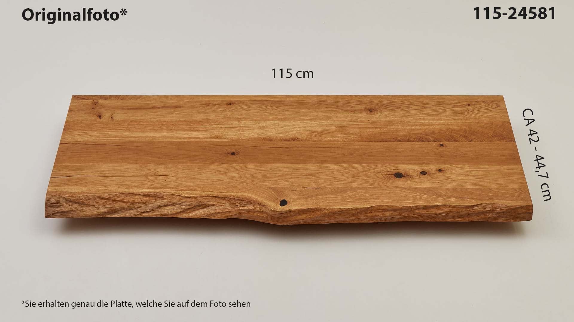 Eichenholz-Tischplatte Nummer 115-24581, Länge 115 cm cm, Breite ca. 42 cm–44.7 cm, mit gebürsteter Baumkante, geschliffen, 2 Schichten italienisches Öl, Äste und Risse mit Epoxidharz