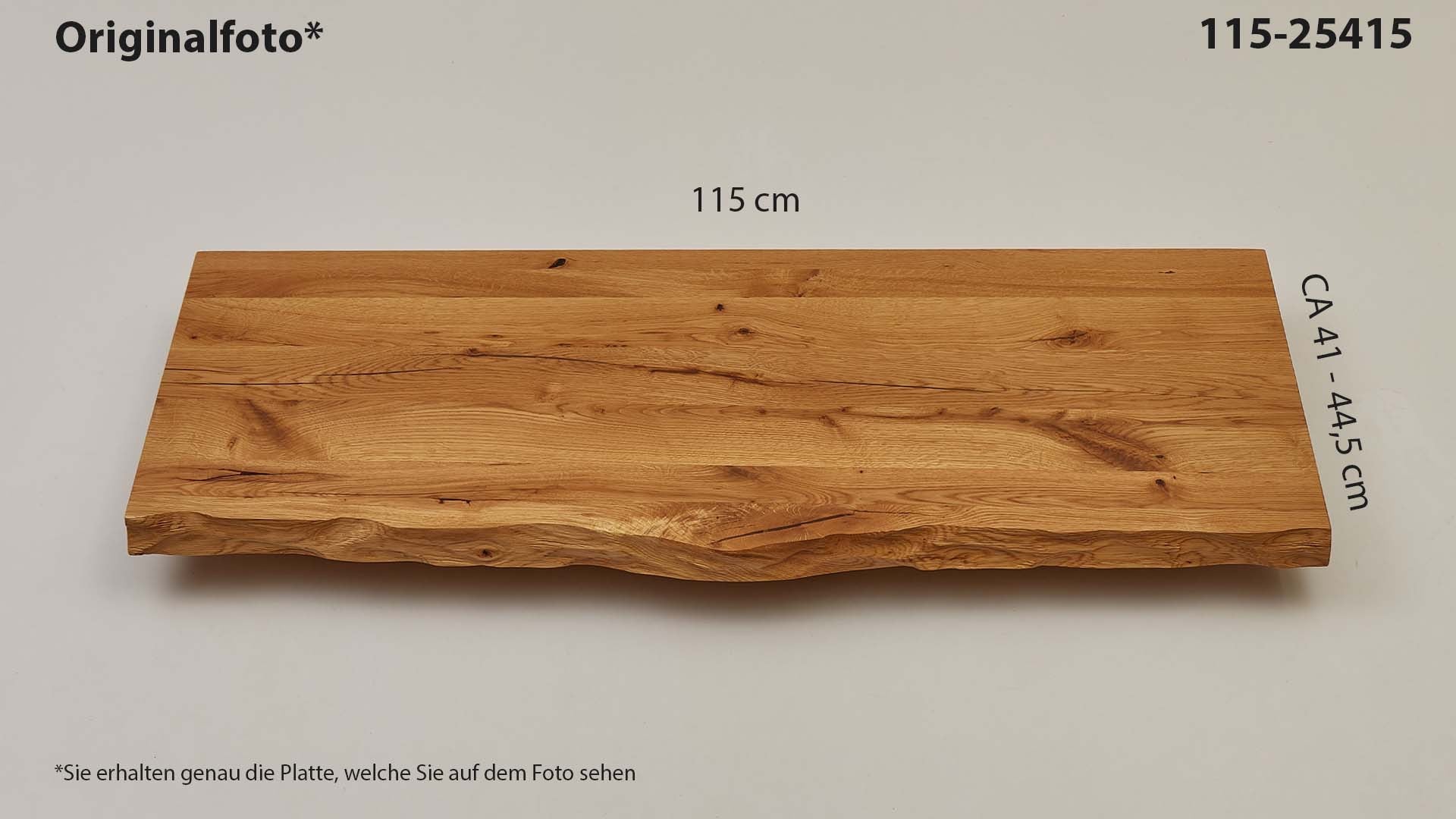 Eichenholz-Tischplatte Nummer 115-25415, Länge 115 cm cm, Breite ca. 41 cm–44.5 cm, mit gebürsteter Baumkante, geschliffen, 2 Schichten italienisches Öl, Äste und Risse mit Epoxidharz
