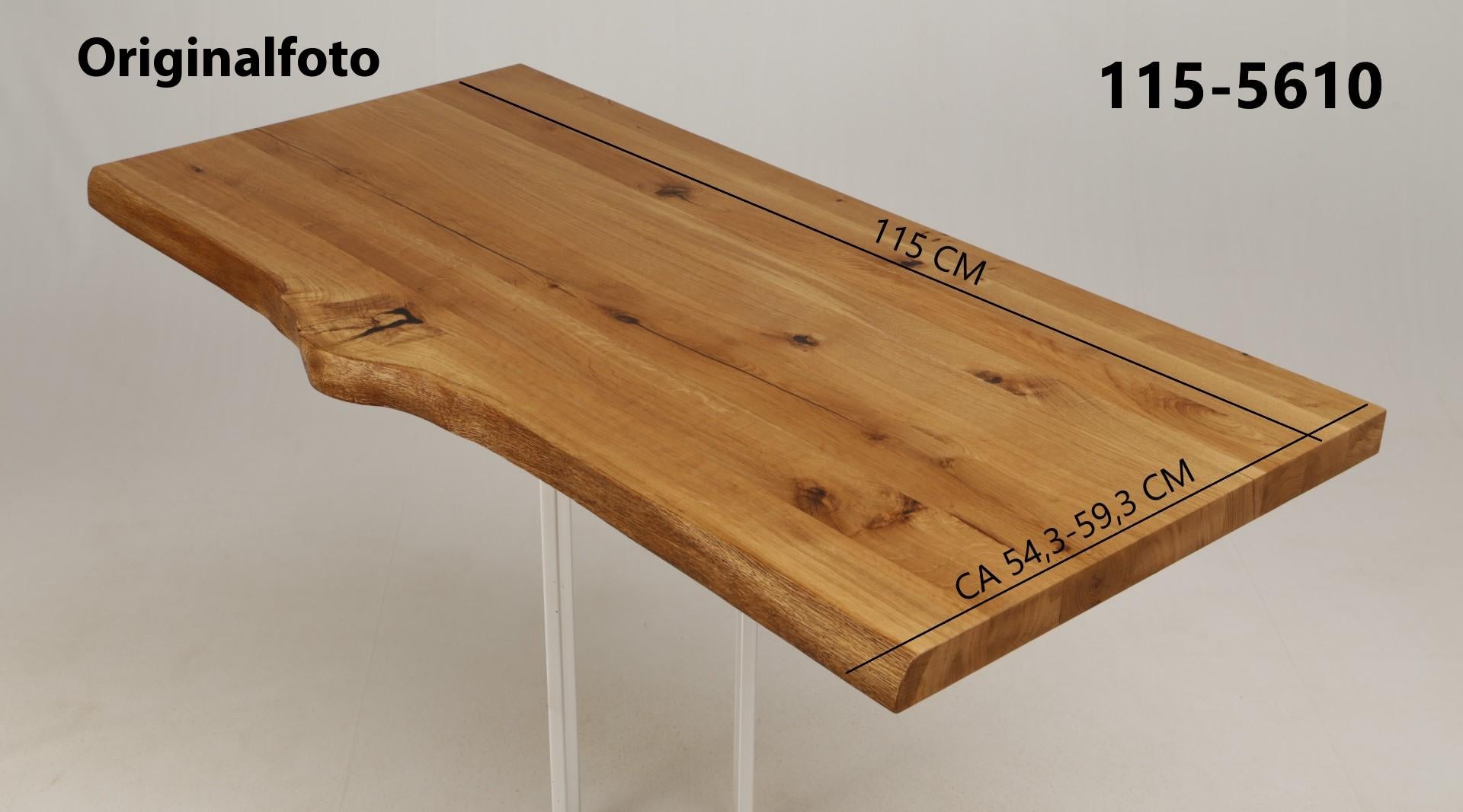 Eichenholz-Tischplatte Nummer 115-5610, Länge 115 cm cm, Breite ca. 54.3 cm–59.3 cm, mit gebürsteter Baumkante, geschliffen, 2 Schichten italienisches Öl, Äste und Risse mit Epoxidharz