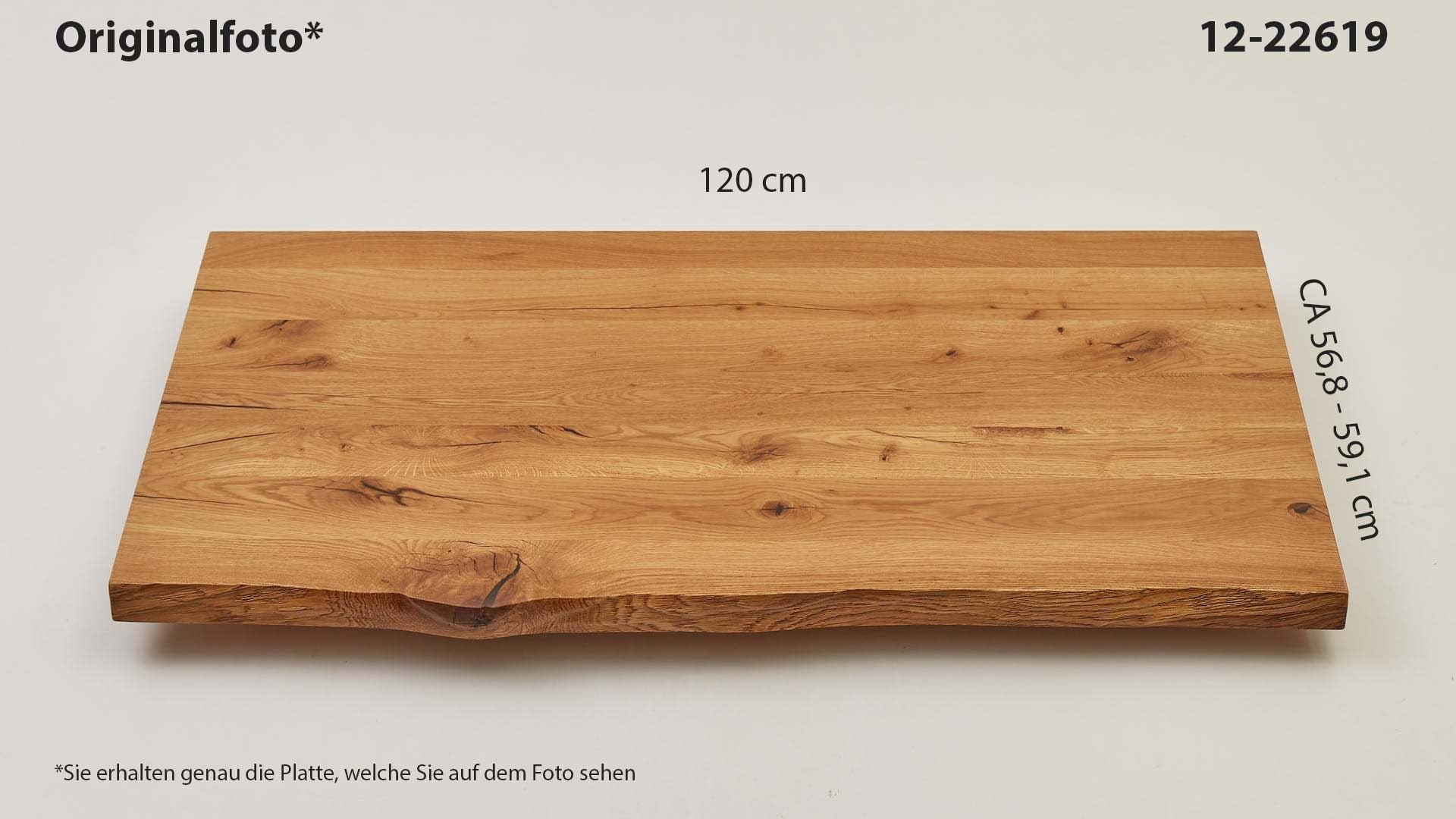 Eichenholz-Tischplatte Nummer 12-22619, Länge 120 cm cm, Breite ca. 56.8 cm–59.1 cm, mit gebürsteter Baumkante, geschliffen, 2 Schichten italienisches Öl, Äste und Risse mit Epoxidharz