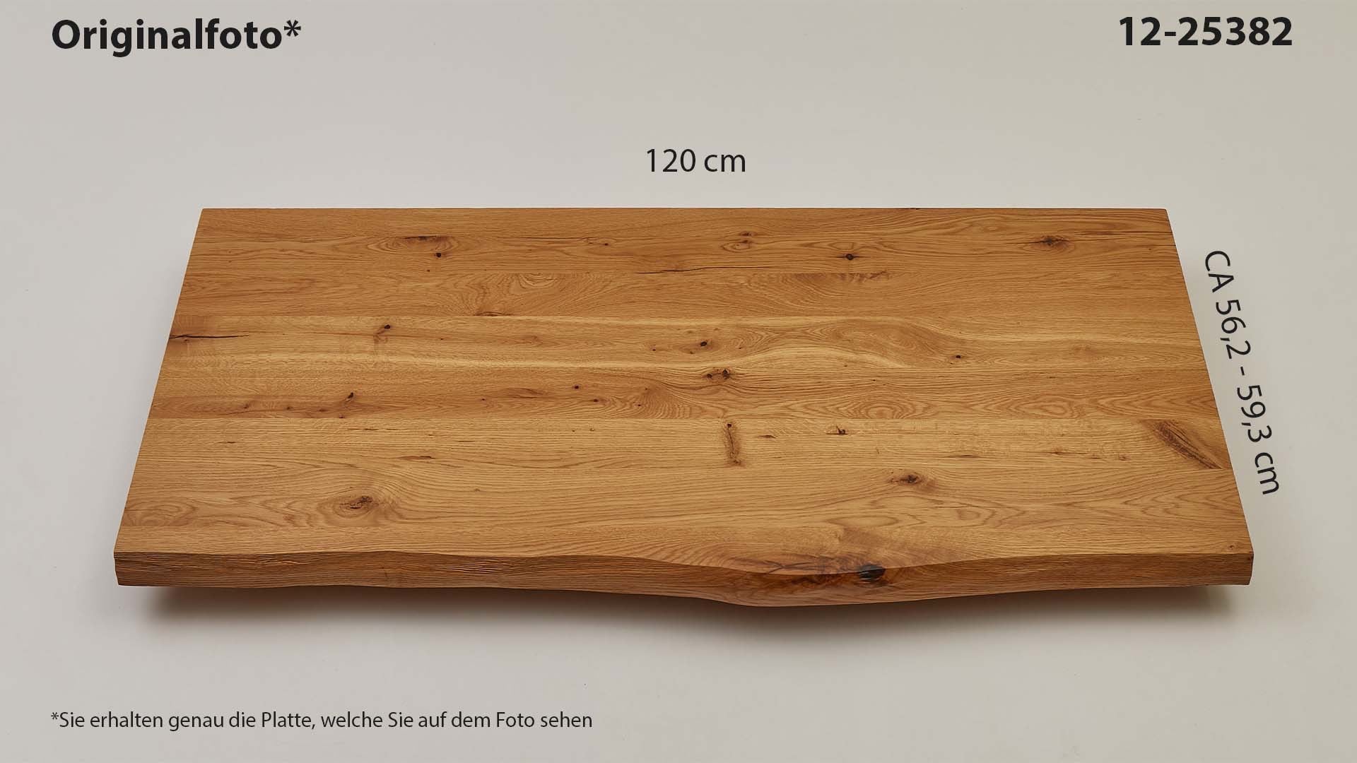 Eichenholz-Tischplatte Nummer 12-25382, Länge 120 cm cm, Breite ca. 56.2 cm–59.3 cm, mit gebürsteter Baumkante, geschliffen, 2 Schichten italienisches Öl, Äste und Risse mit Epoxidharz