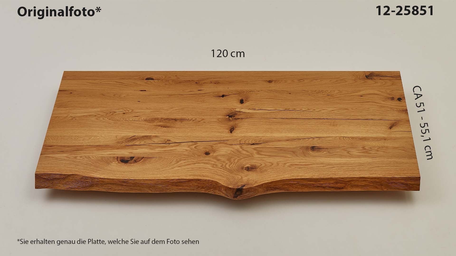 Eichenholz-Tischplatte Nummer 12-25851, Länge 120 cm cm, Breite ca. 51 cm–55.1 cm, mit gebürsteter Baumkante, geschliffen, 2 Schichten italienisches Öl, Äste und Risse mit Epoxidharz