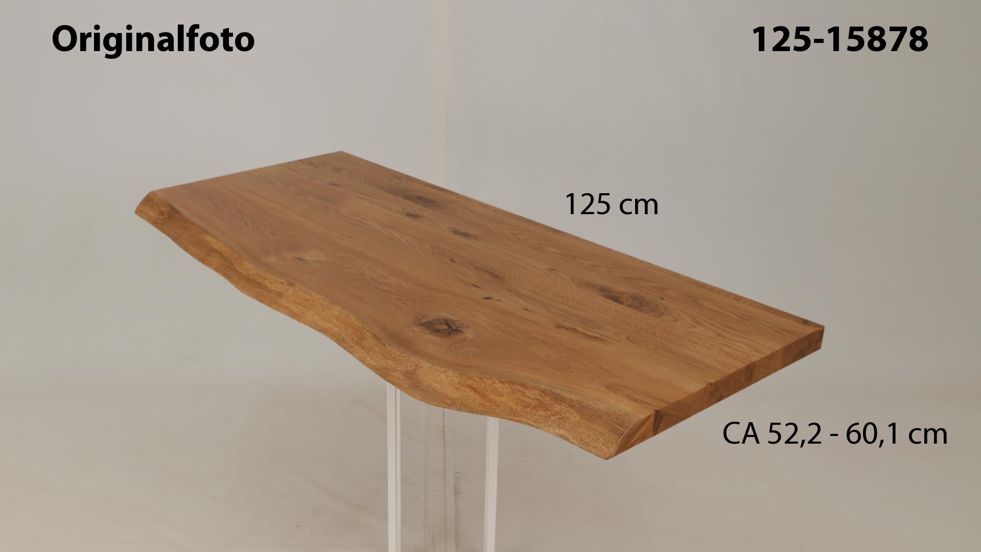 Eichenholz-Tischplatte Nummer 125-15878, Länge 125 cm cm, Breite ca. 52.2 cm–60.1 cm, mit gebürsteter Baumkante, geschliffen, 2 Schichten italienisches Öl, Äste und Risse mit Epoxidharz