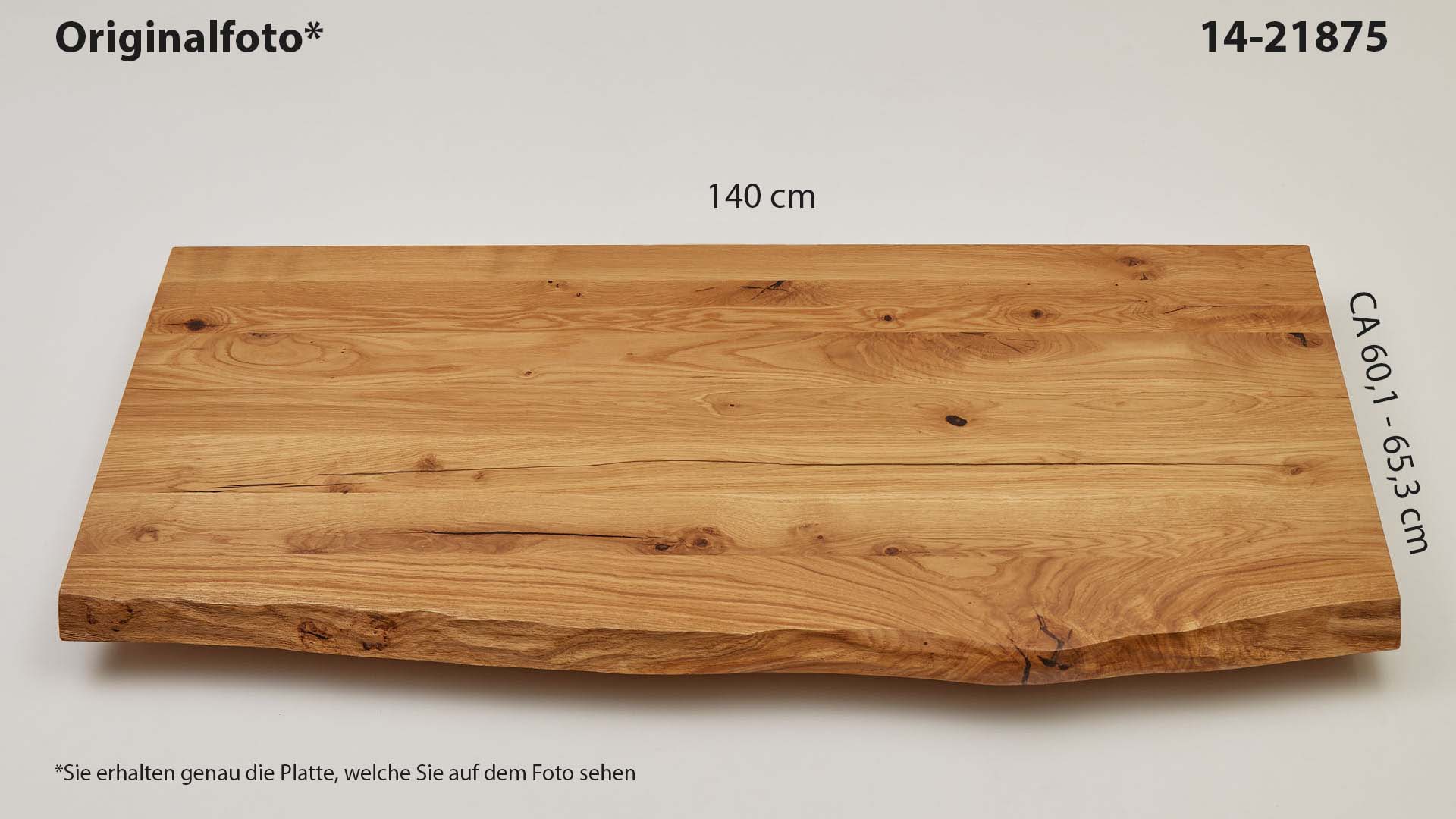 Eichenholz-Tischplatte Nummer 14-21875, Länge 140 cm cm, Breite ca. 60.1 cm–65.3 cm, mit gebürsteter Baumkante, geschliffen, 2 Schichten italienisches Öl, Äste und Risse mit Epoxidharz
