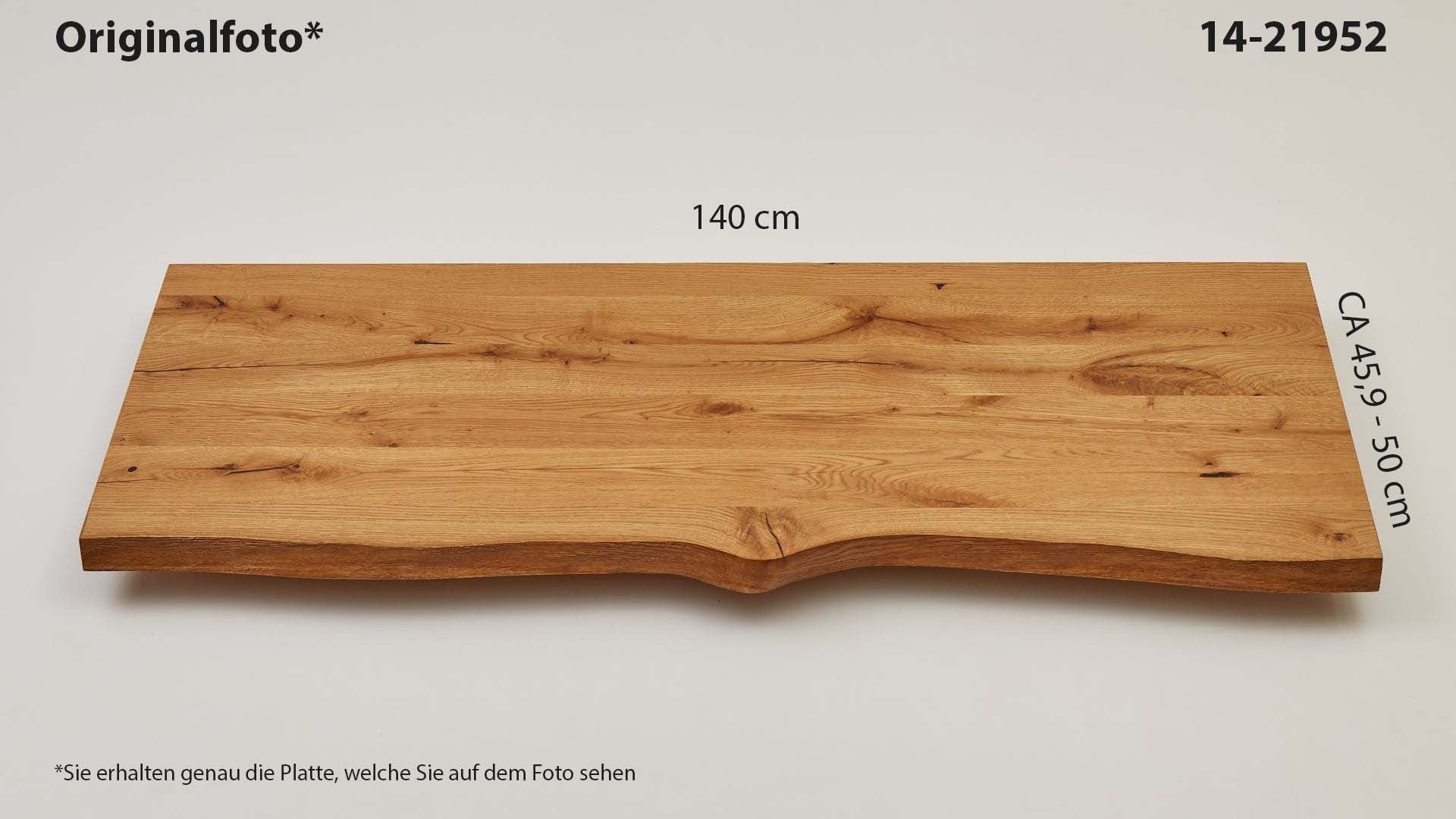 Eichenholz-Tischplatte Nummer 14-21952, Länge 140 cm cm, Breite ca. 45.9 cm–50 cm, mit gebürsteter Baumkante, geschliffen, 2 Schichten italienisches Öl, Äste und Risse mit Epoxidharz