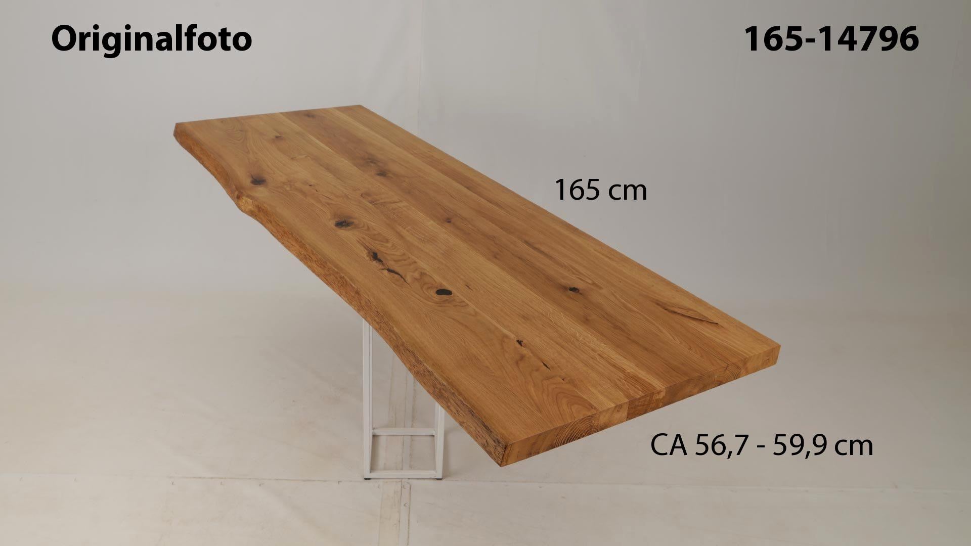 Eichenholz-Tischplatte Nummer 165-14796, Länge 165 cm cm, Breite ca. 56.7 cm–59.9 cm, mit gebürsteter Baumkante, geschliffen, 2 Schichten italienisches Öl, Äste und Risse mit Epoxidharz