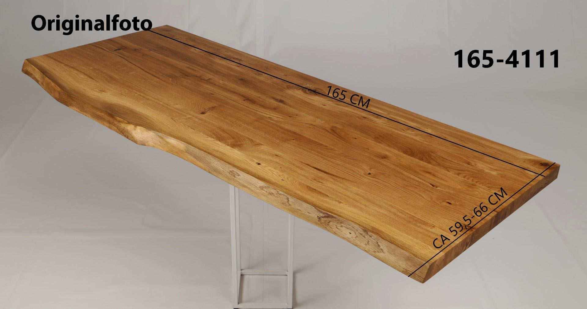 Eichenholz-Tischplatte Nummer 165-4111, Länge 165 cm cm, Breite ca. 59.5 cm–66 cm, mit gebürsteter Baumkante, geschliffen, 2 Schichten italienisches Öl, Äste und Risse mit Epoxidharz