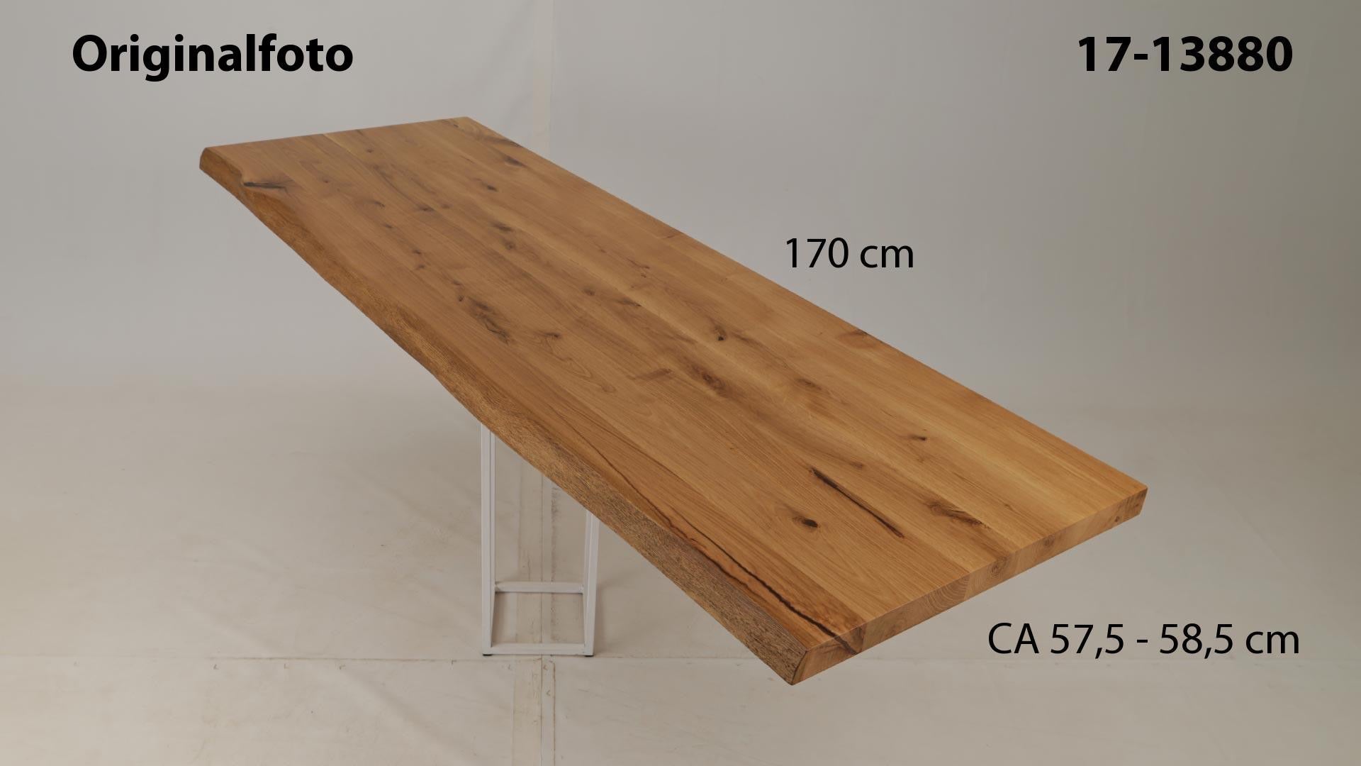 Eichenholz-Tischplatte Nummer 17-13880, Länge 170 cm cm, Breite ca. 57.5 cm–58.5 cm, mit gebürsteter Baumkante, geschliffen, 2 Schichten italienisches Öl, Äste und Risse mit Epoxidharz
